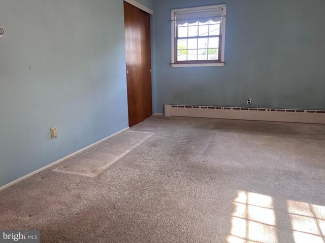 25 BRAVER DR, Hamilton, NJ 08610