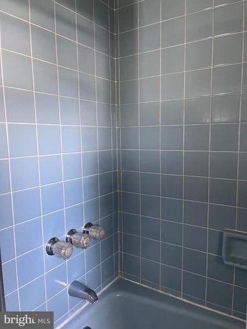 25 BRAVER DR, Hamilton, NJ 08610