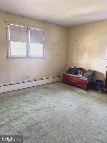 25 BRAVER DR, Hamilton, NJ 08610