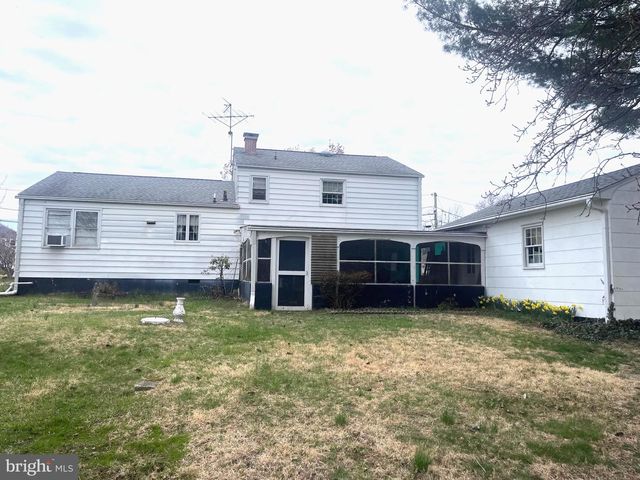 25 BRAVER DR, Hamilton, NJ 08610