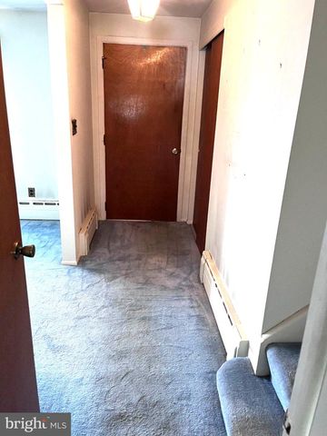 25 BRAVER DR, Hamilton, NJ 08610