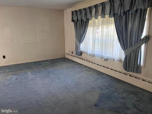25 BRAVER DR, Hamilton, NJ 08610