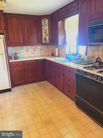 25 BRAVER DR, Hamilton, NJ 08610