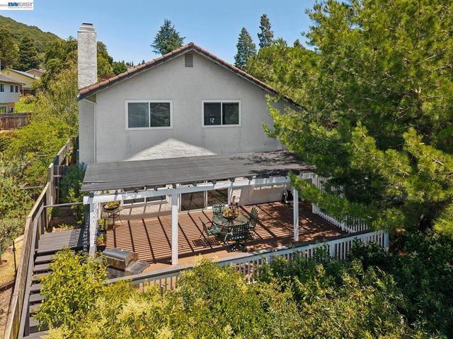 4618 Setting Sun Dr, Richmond, CA 94803