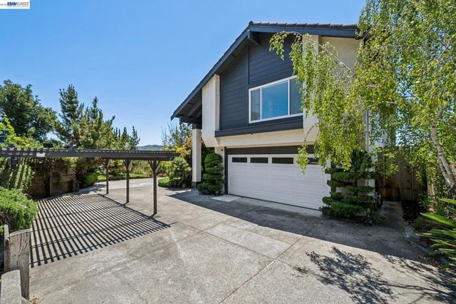 4618 Setting Sun Dr, Richmond, CA 94803