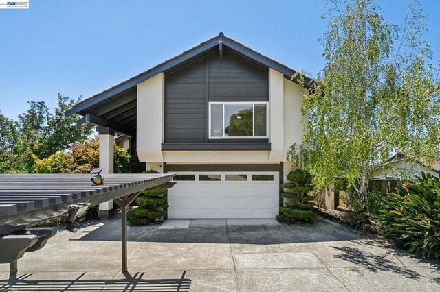 4618 Setting Sun Dr, Richmond, CA 94803