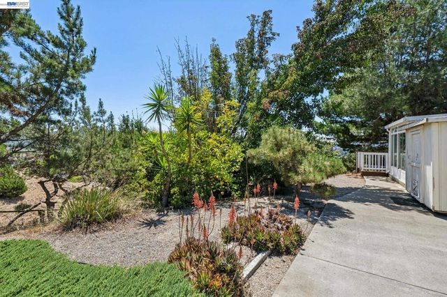 4618 Setting Sun Dr, Richmond, CA 94803