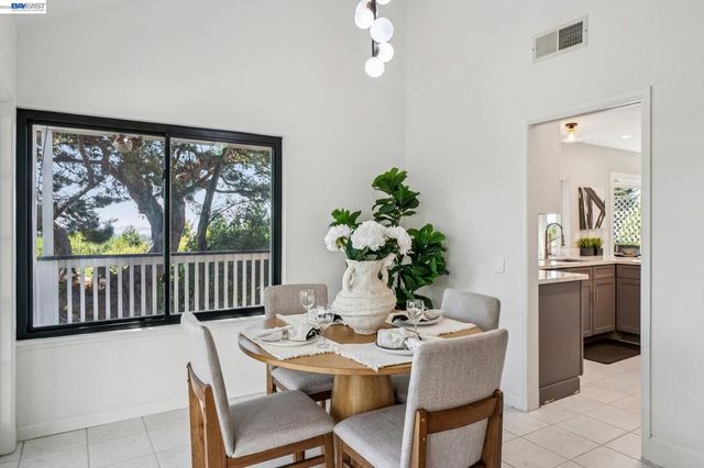 4618 Setting Sun Dr, Richmond, CA 94803