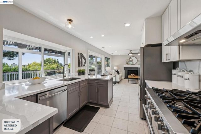 4618 Setting Sun Dr, Richmond, CA 94803