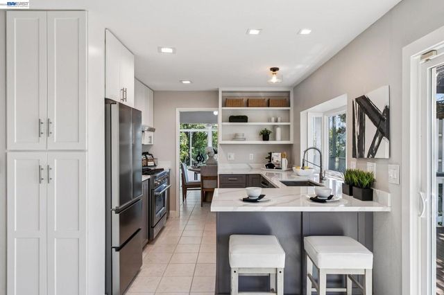 4618 Setting Sun Dr, Richmond, CA 94803