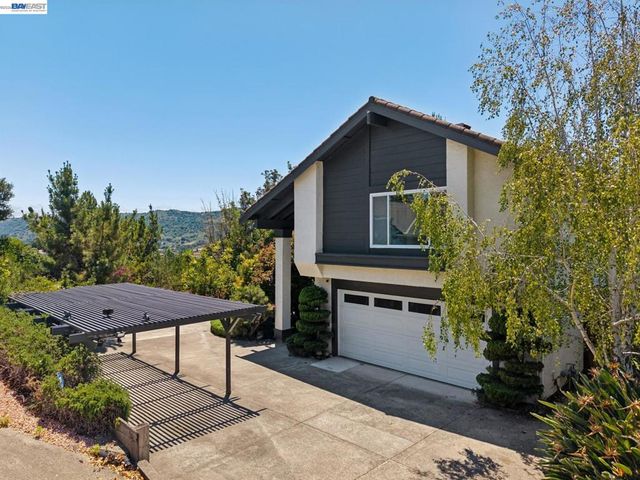 4618 Setting Sun Dr, Richmond, CA 94803