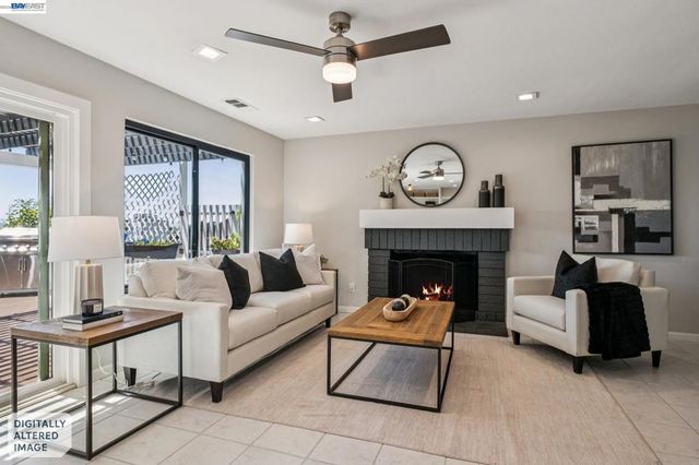 4618 Setting Sun Dr, Richmond, CA 94803