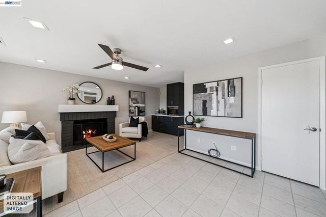 4618 Setting Sun Dr, Richmond, CA 94803