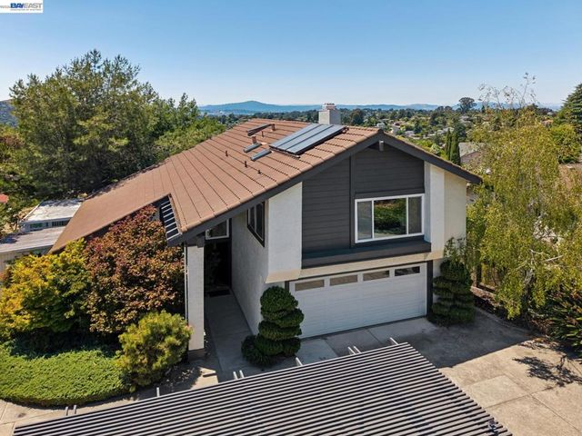 4618 Setting Sun Dr, Richmond, CA 94803