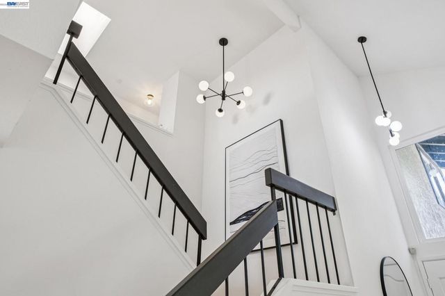 4618 Setting Sun Dr, Richmond, CA 94803