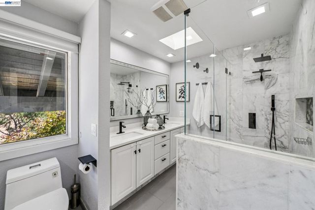 4618 Setting Sun Dr, Richmond, CA 94803