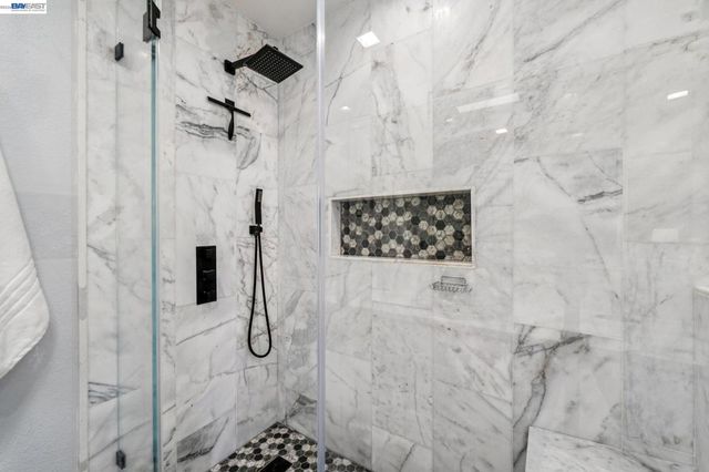 4618 Setting Sun Dr, Richmond, CA 94803