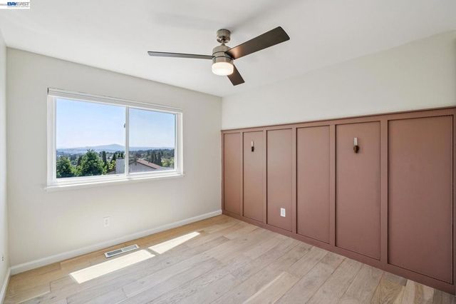 4618 Setting Sun Dr, Richmond, CA 94803