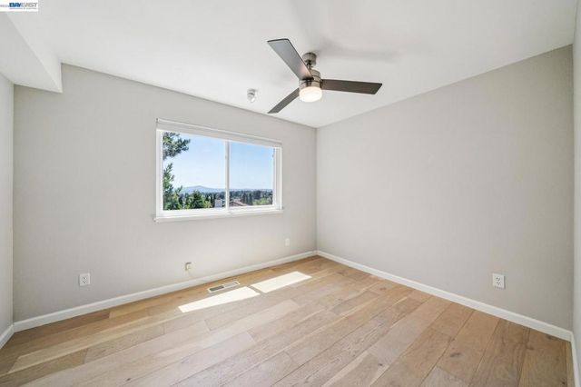 4618 Setting Sun Dr, Richmond, CA 94803