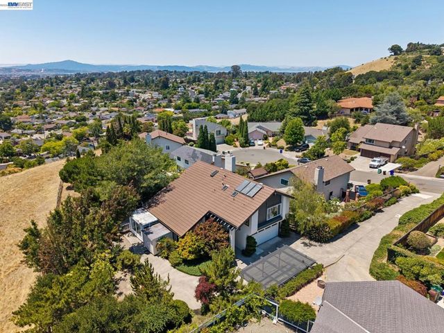 4618 Setting Sun Dr, Richmond, CA 94803