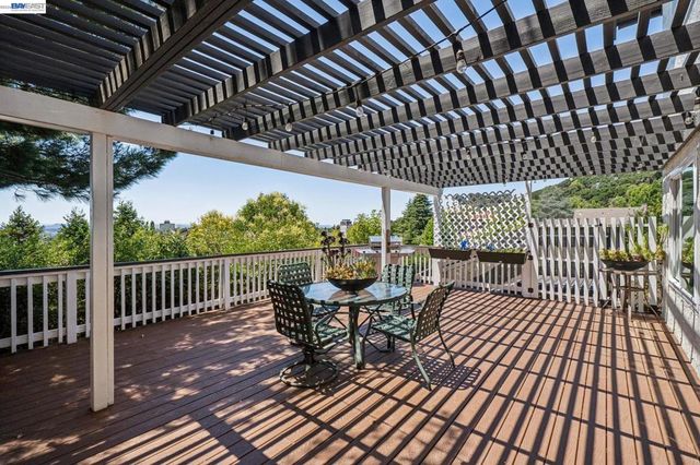 4618 Setting Sun Dr, Richmond, CA 94803