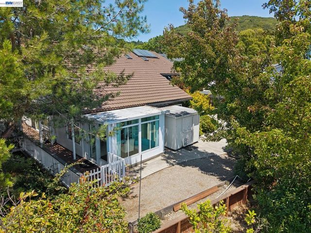 4618 Setting Sun Dr, Richmond, CA 94803