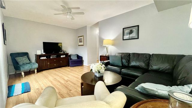 106 Swinburne Row, Newport, RI 02840