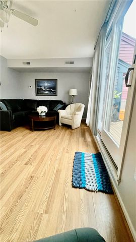 106 Swinburne Row, Newport, RI 02840