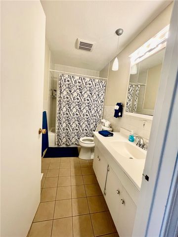 106 Swinburne Row, Newport, RI 02840