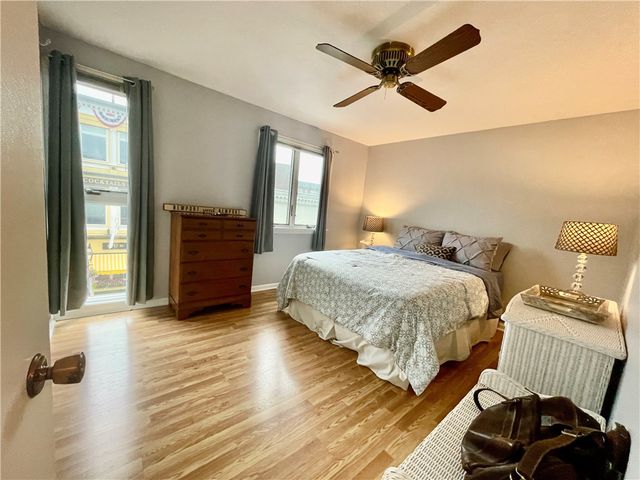 106 Swinburne Row, Newport, RI 02840