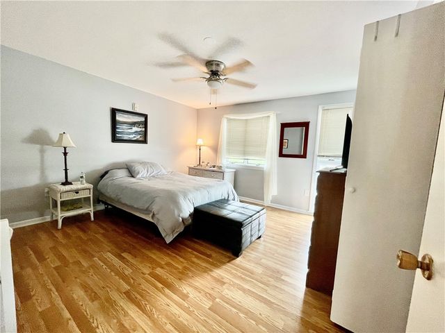 106 Swinburne Row, Newport, RI 02840