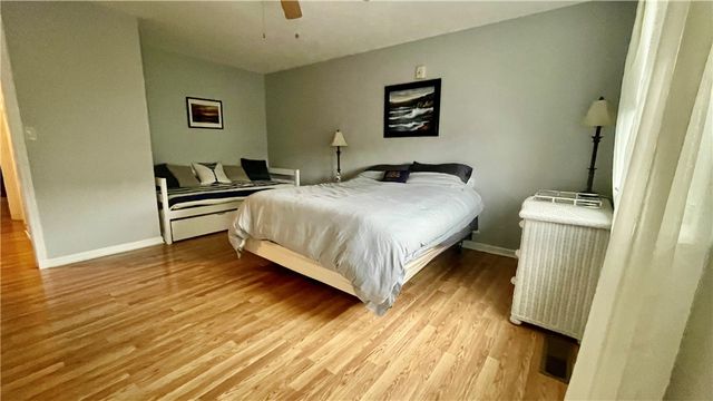 106 Swinburne Row, Newport, RI 02840