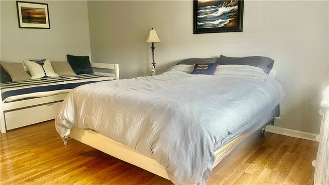 106 Swinburne Row, Newport, RI 02840