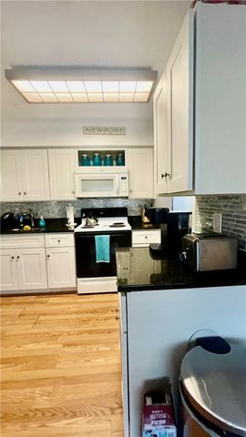 106 Swinburne Row, Newport, RI 02840