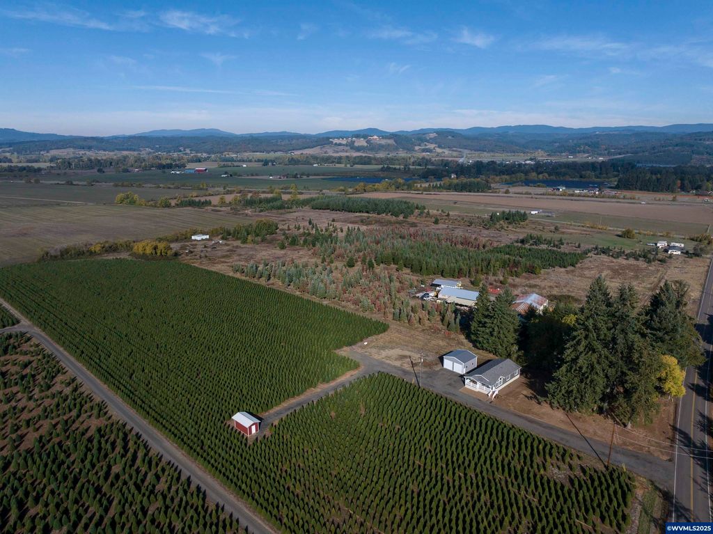 Image 1 of property listing at 25110 SW Red Prairie Rd, Sheridan, OR 97378