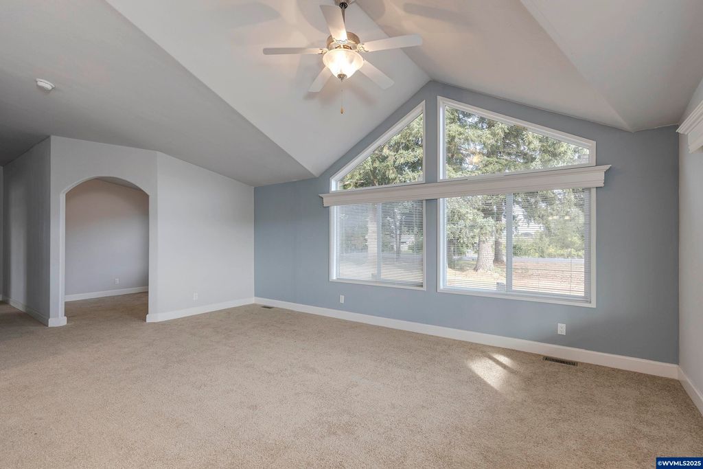 Image 11 of property listing at 25110 SW Red Prairie Rd, Sheridan, OR 97378