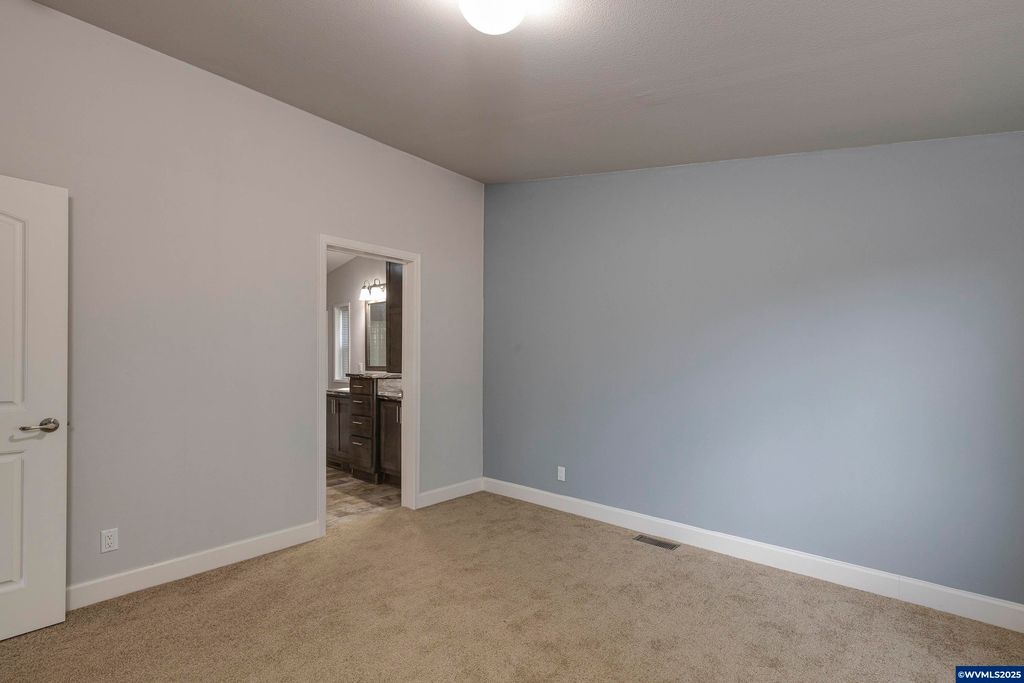 Image 14 of property listing at 25110 SW Red Prairie Rd, Sheridan, OR 97378