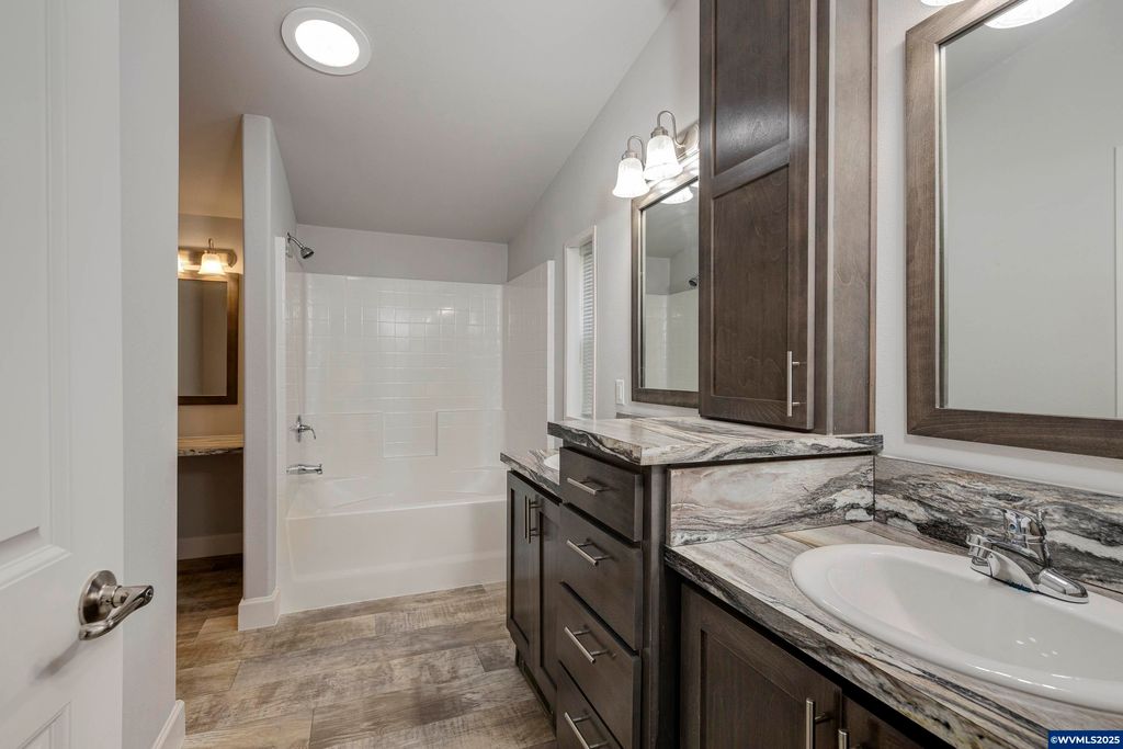 Image 15 of property listing at 25110 SW Red Prairie Rd, Sheridan, OR 97378