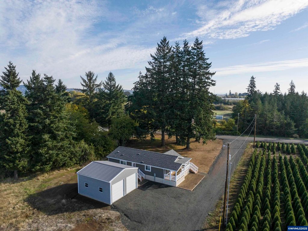 Image 2 of property listing at 25110 SW Red Prairie Rd, Sheridan, OR 97378