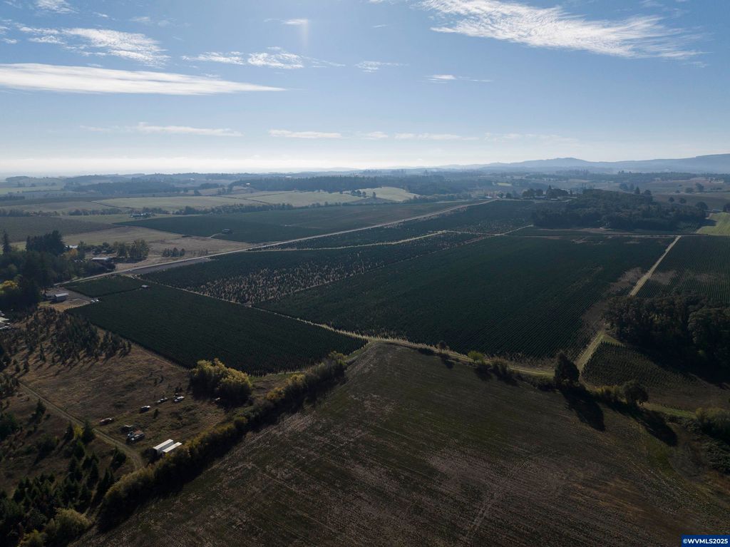 Image 29 of property listing at 25110 SW Red Prairie Rd, Sheridan, OR 97378