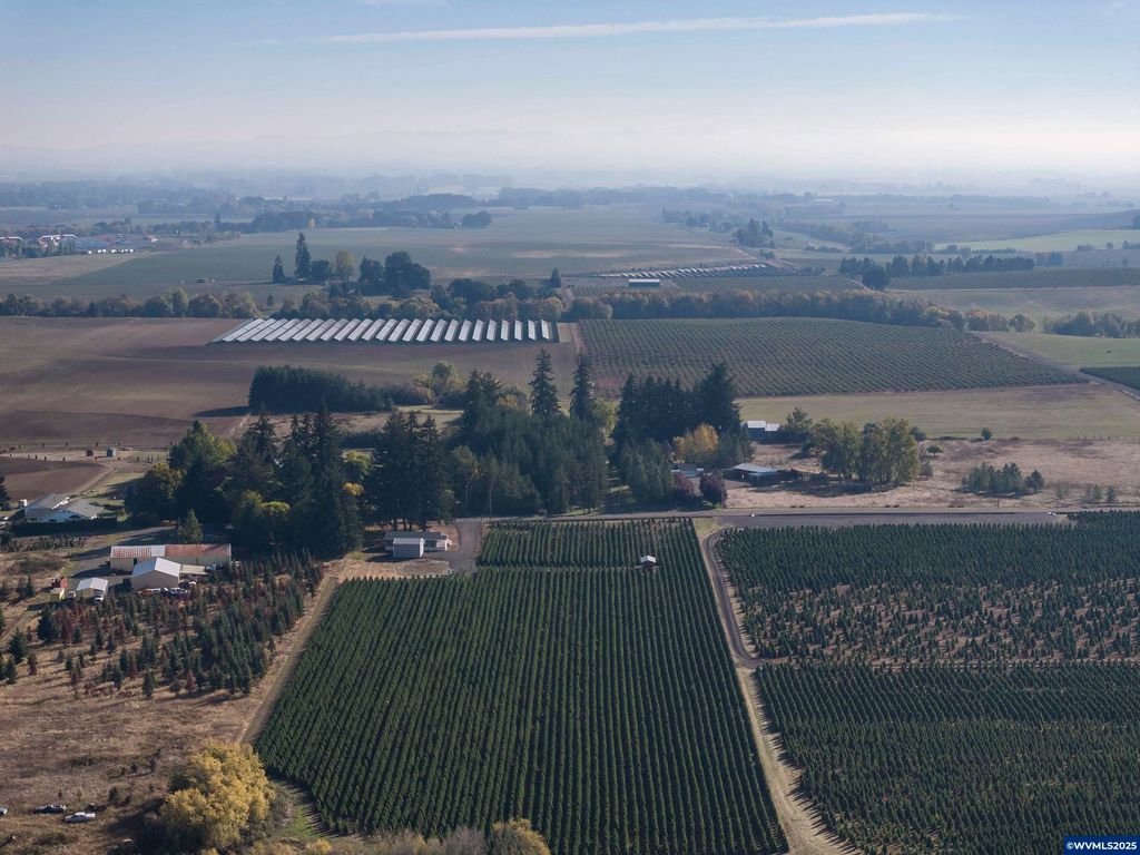 Image 30 of property listing at 25110 SW Red Prairie Rd, Sheridan, OR 97378