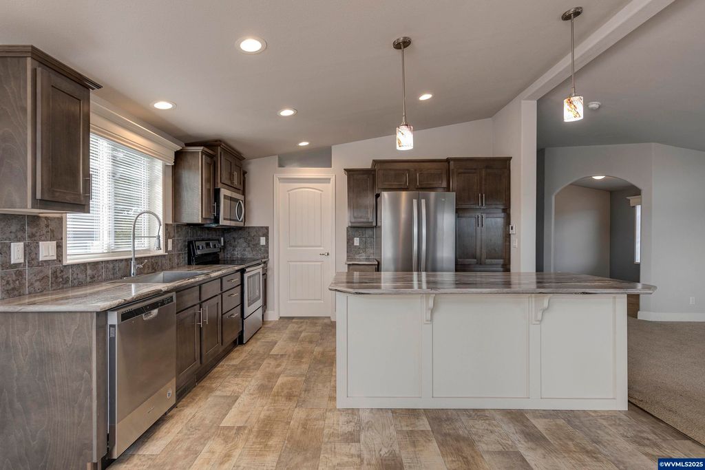 Image 7 of property listing at 25110 SW Red Prairie Rd, Sheridan, OR 97378