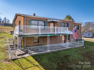 811 Kathy Drive NE, Connelly Springs, NC 28612
