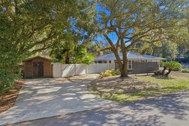 128 Druid Oaks Lane, St Simons Island, GA 31522