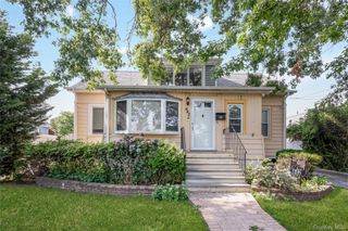 442 Cedar Street, Uniondale, NY 11553