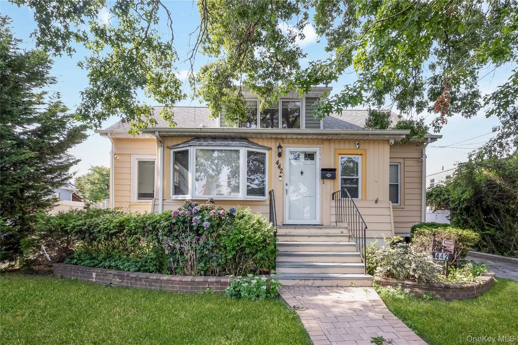 442 Cedar Street, Uniondale, NY 11553 — exterior