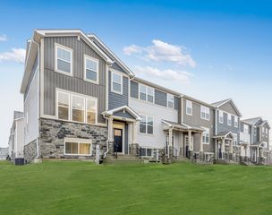 414 Red Oak Circle, Volo, IL 60020