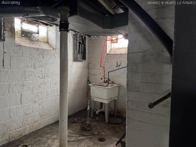 16166 W Parkway Street, Detroit, MI 48219