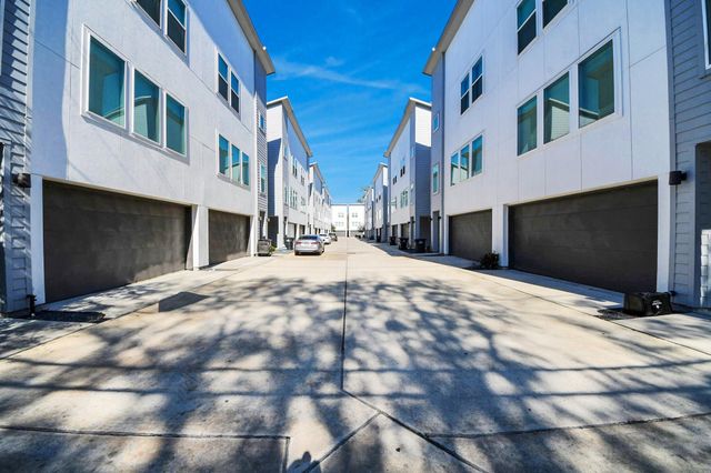 4810 Martin Oaks Lane, Houston, TX 77018