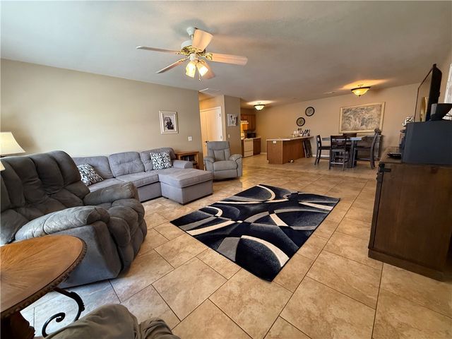 6297 W Milliken Bend, Fayetteville, AR 72704